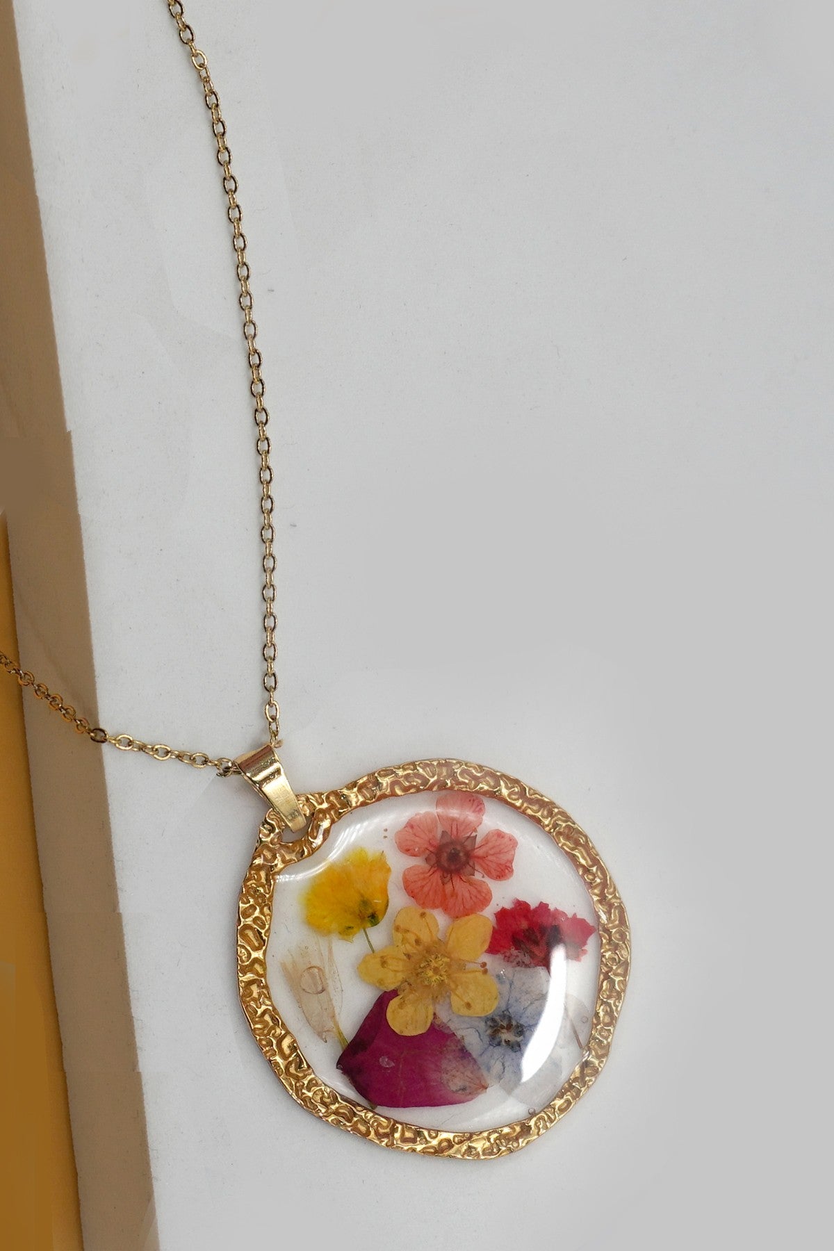 Round Flower Necklace